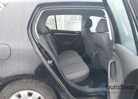 2008 Volkswagen Rabbit S z USA, uszkodzony, nr VIN WVWDA71K08W097670